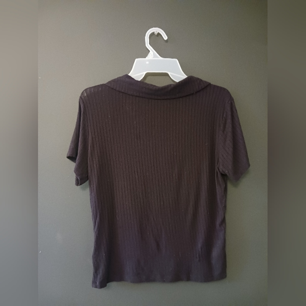 LOVE J WOMEN'S LARGE BLACK BUTTON DOWN TOP - Picture 2 of 3